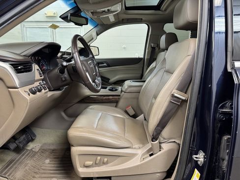 Used 2017 GMC Yukon SLT w/ Premium Edition image 13