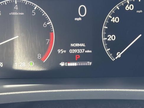 Used 2024 Honda Pilot TrailSport image 33