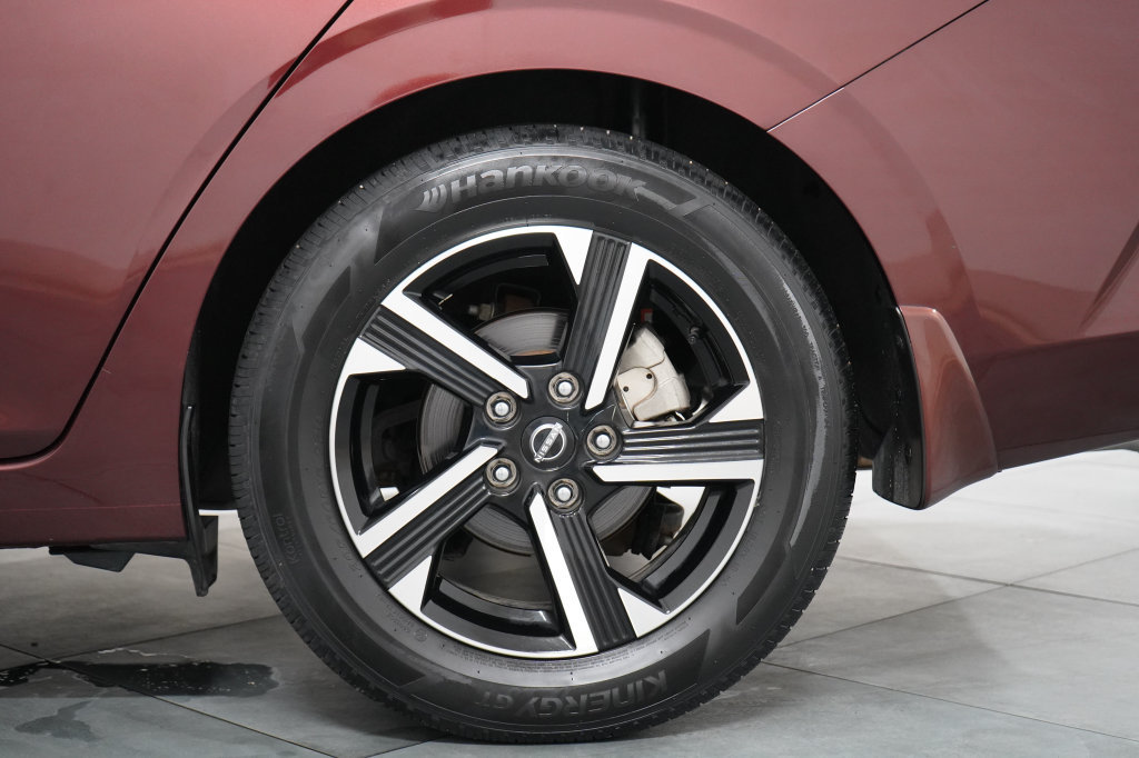 Used 2024 Nissan Sentra SV FWD image 30