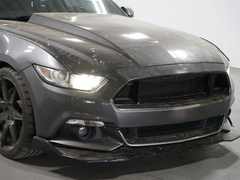 Used 2017 Ford Mustang GT image 4