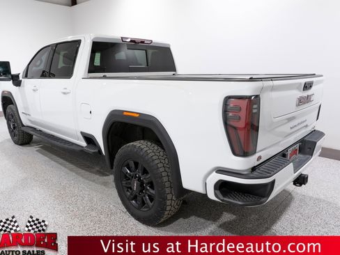 Used 2024 GMC Sierra 2500 AT4 w/ Technology Package image 3