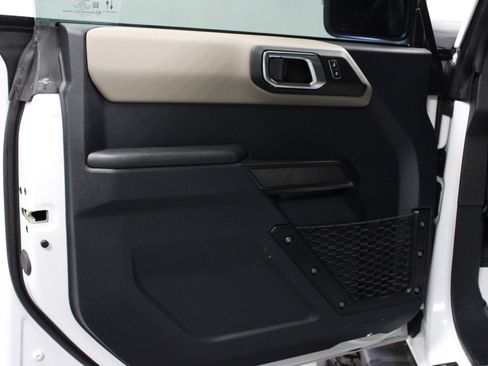 Used 2024 Ford Bronco Wildtrak image 11