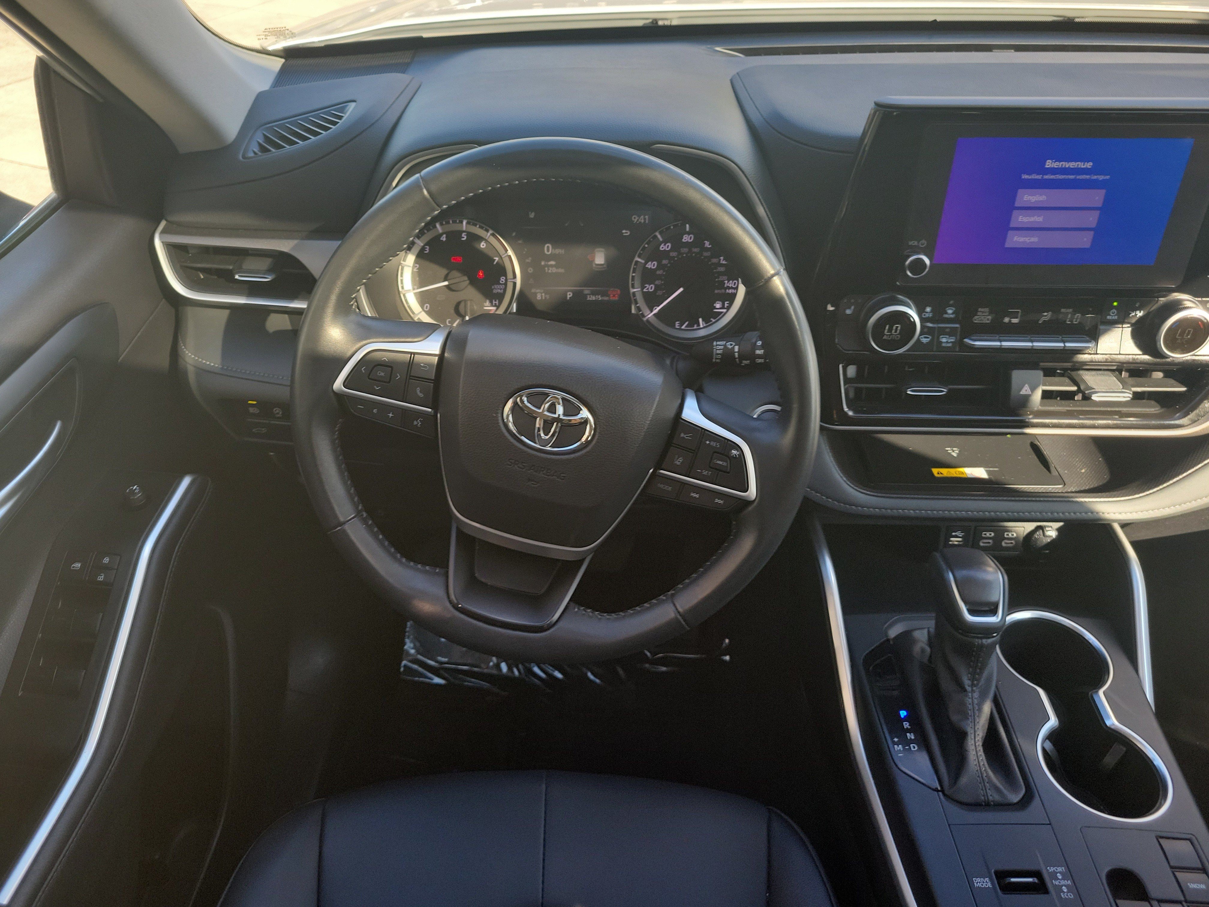Used 2025 Toyota Highlander XLE FWD image 20