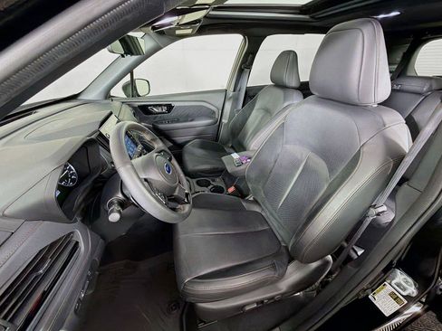Used 2025 Subaru Forester Touring AWD/4WD image 2
