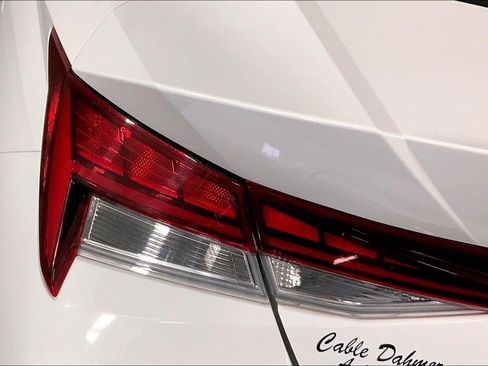 Used 2025 Hyundai Elantra Limited FWD image 27