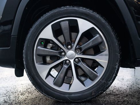 Used 2022 Jeep Cherokee Limited w/ Elite Package image 11