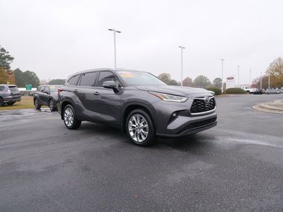 Used 2023 Toyota Highlander Limited