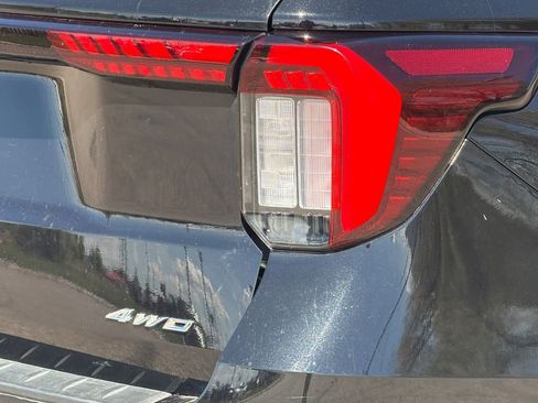 Used 2025 Ford Explorer ST-Line w/ ST-Line Street Pack AWD/4WD image 29