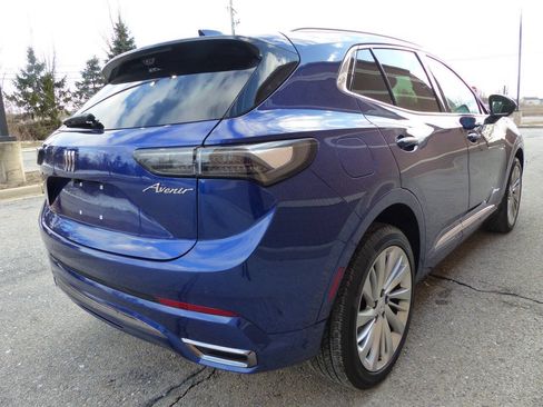 Used 2025 Buick Envision Avenir AWD/4WD image 10