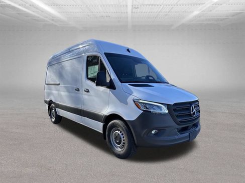 Used 2025 Mercedes-Benz Sprinter 2500 image 7