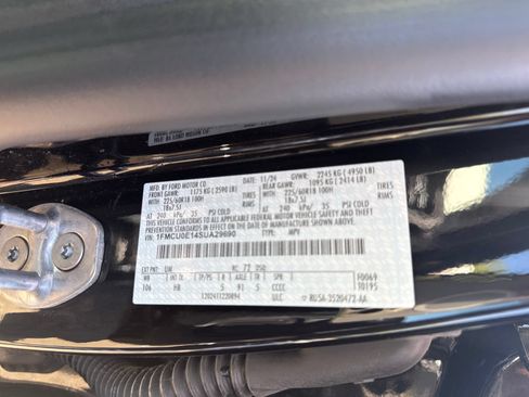 Used 2025 Ford Escape SE FWD image 30
