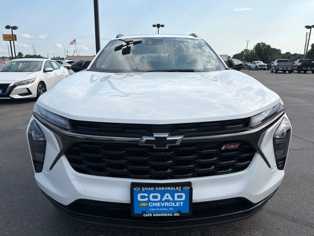 Used 2024 Chevrolet Trax RS w/ Sunroof Package FWD image 8