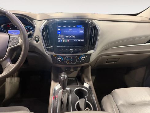 Used 2020 Chevrolet Traverse Premier FWD image 12