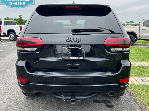Used 2020 Jeep Grand Cherokee Altitude AWD/4WD image 5