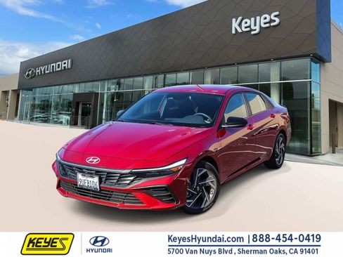 Certified 2025 Hyundai Elantra Sport w/ Cargo Package image 1