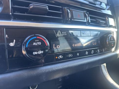 Used 2022 Nissan Pathfinder SV image 43