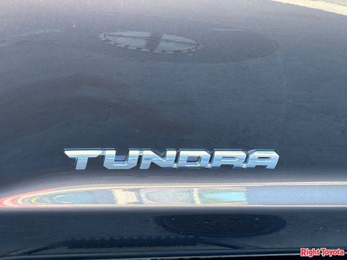 Used 2017 Toyota Tundra Limited w/ Limited Premium Package image 9