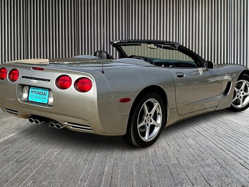 Used 2002 Chevrolet Corvette Convertible w/ Preferred Equipment Group2 image 12