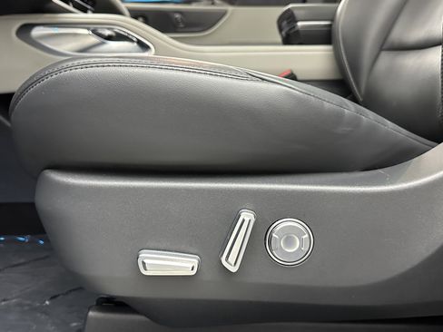 Used 2024 Lincoln Nautilus Premier w/ Equipment Group 102A image 26