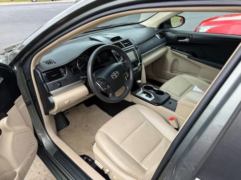 Used 2012 Toyota Camry LE image 7