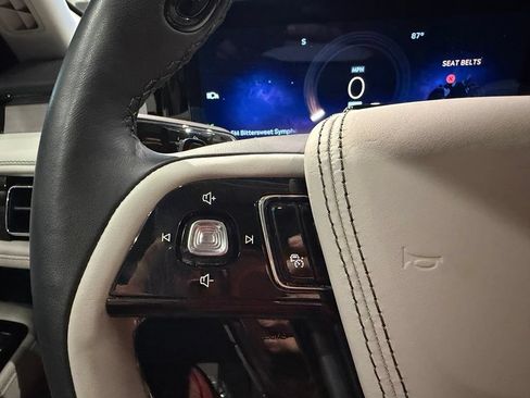 Used 2025 Lincoln Aviator Reserve w/ Equipment Group 201A AWD/4WD image 14