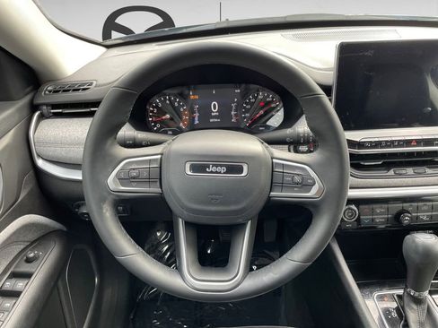 Used 2022 Jeep Compass Latitude image 12