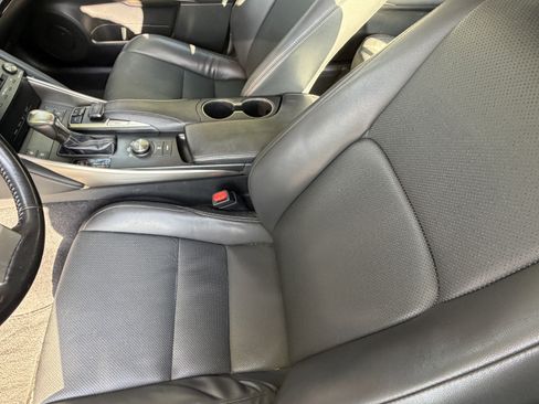 Used 2018 Lexus IS 300 AWD w/ Comfort Package image 16