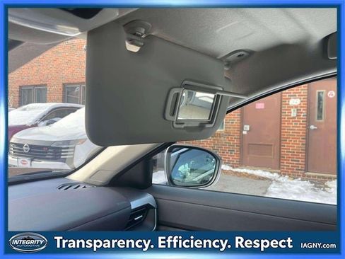 Certified 2025 Nissan Kicks S image 31