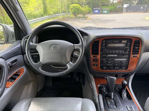 Used 1999 Lexus LX 470 4WD image 17