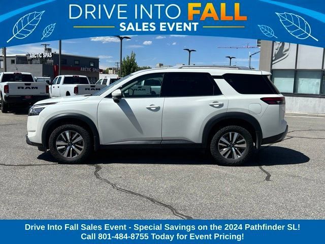 Used 2024 Nissan Pathfinder SL AWD/4WD image 2