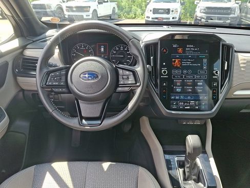 Used 2025 Subaru Forester Premium w/ Convenience Package #2 AWD/4WD image 11