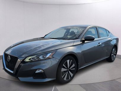Used 2022 Nissan Altima 2.5 SV