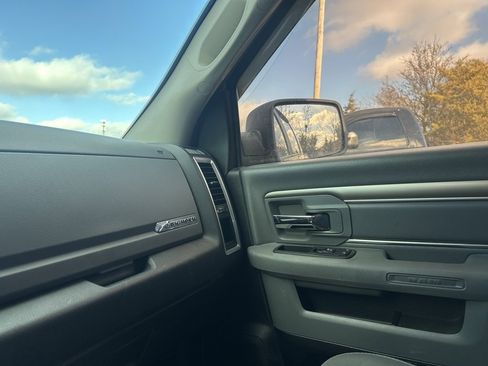Used 2018 RAM 1500 Big Horn image 25