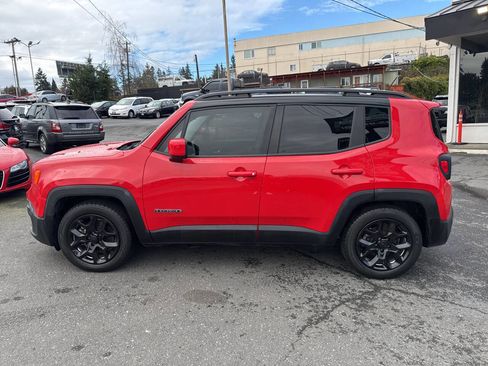 Used 2015 Jeep Renegade Latitude image 2