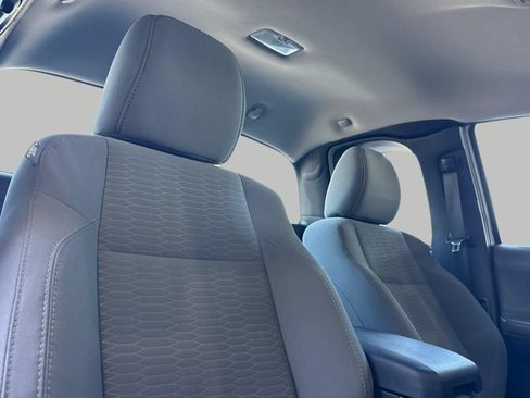 Used 2018 Toyota Tacoma SR RWD image 15