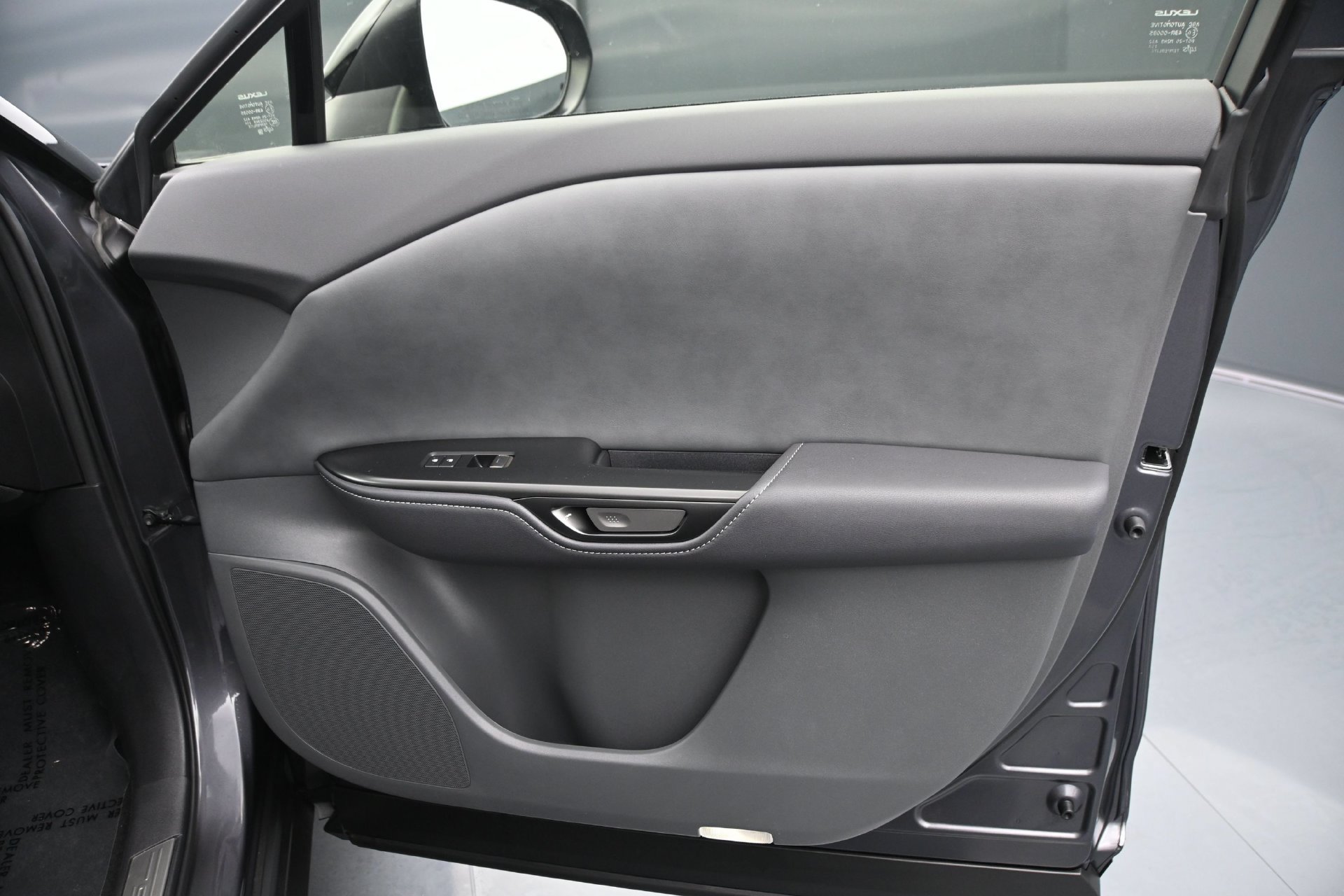 Used 2025 Lexus RZ 300e w/ Accessory Package (2T) FWD image 12
