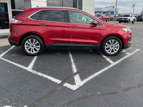 Used 2024 Ford Edge Titanium w/ Class II Trailer Tow Package image 7