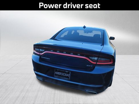 Used 2016 Dodge Charger SXT image 6