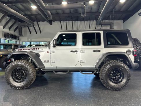 Used 2023 Jeep Wrangler Unlimited Rubicon w/ Steel Bumper Group image 8
