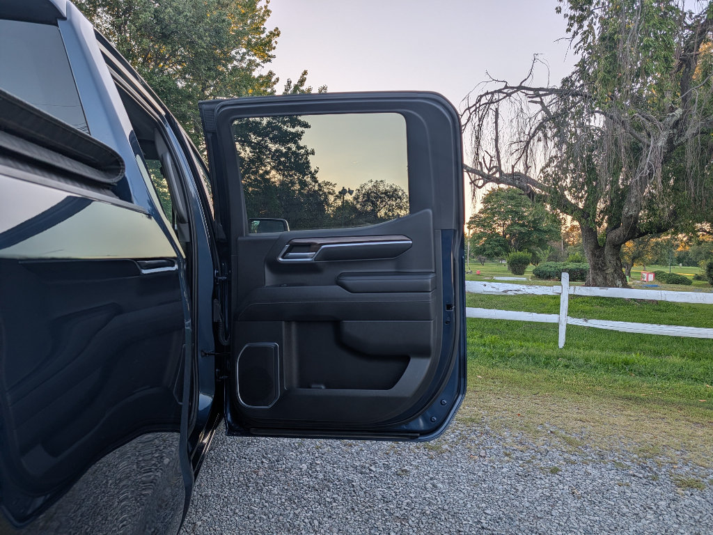 Used 2023 Chevrolet Silverado 1500 LT AWD/4WD image 12