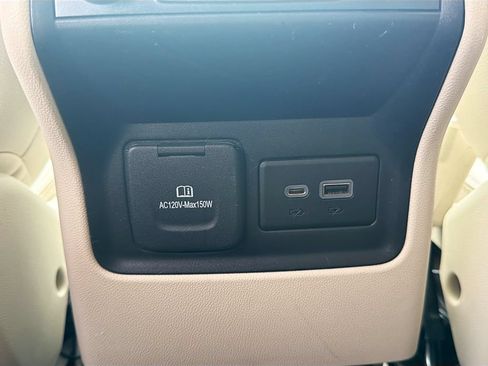 Used 2021 GMC Acadia Denali w/ Denali Technology Package AWD/4WD image 26