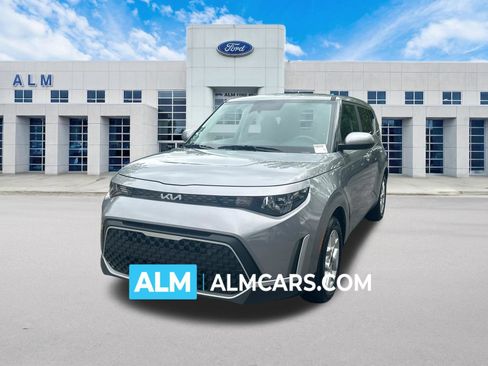 Used 2025 Kia Soul LX w/ LX Technology Package FWD image 1
