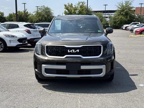 Used 2024 Kia Telluride EX w/ EX Captain's Chair Package AWD/4WD image 6