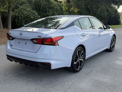Used 2025 Nissan Altima 2.5 SR FWD image 34