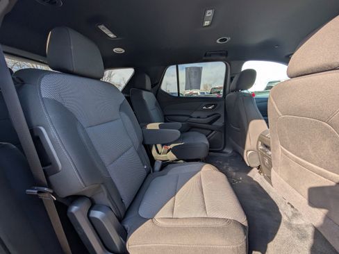 Used 2023 Chevrolet Traverse LT image 48