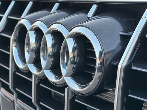 Used 2025 Audi Q3 2.0T Premium image 15