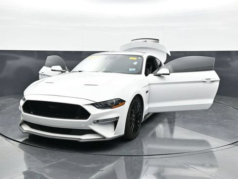 Used 2018 Ford Mustang GT Premium w/ Equipment Group 401A RWD image 34