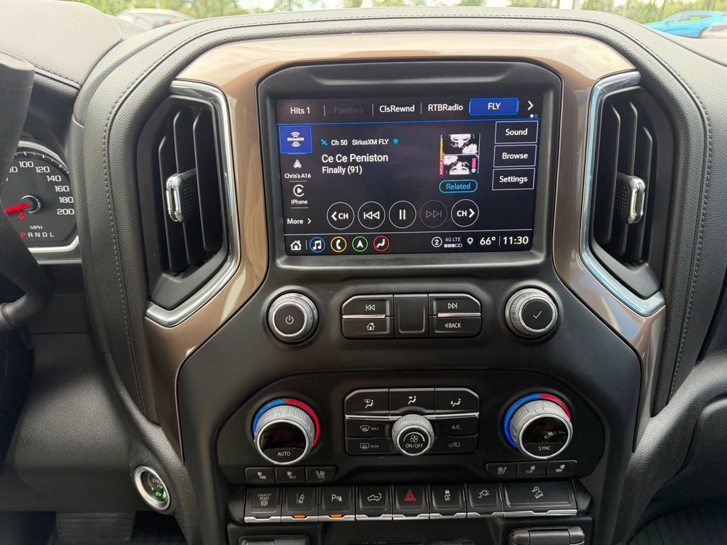 Used 2022 Chevrolet Silverado 2500 High Country w/ Technology Package AWD/4WD image 13