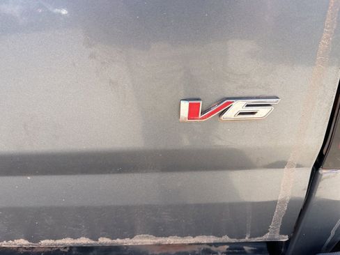 Used 2022 Chevrolet Colorado LT w/ LT Convenience Package image 5