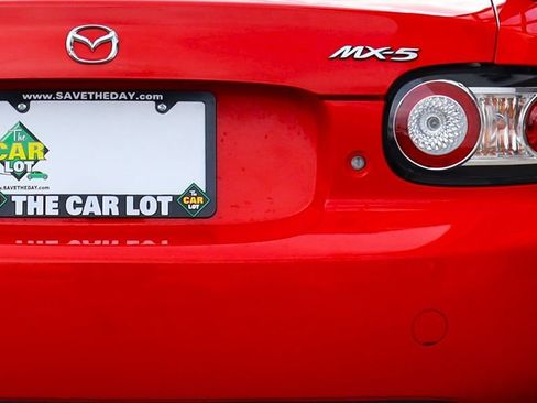 Used 2008 MAZDA MX-5 Miata Grand Touring w/ Premium Pkg RWD image 20